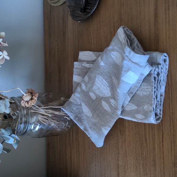 *Last Chance* Set of 2 Linen leaf print cloth napkins Sattva Boutique - Picture 2 of 13